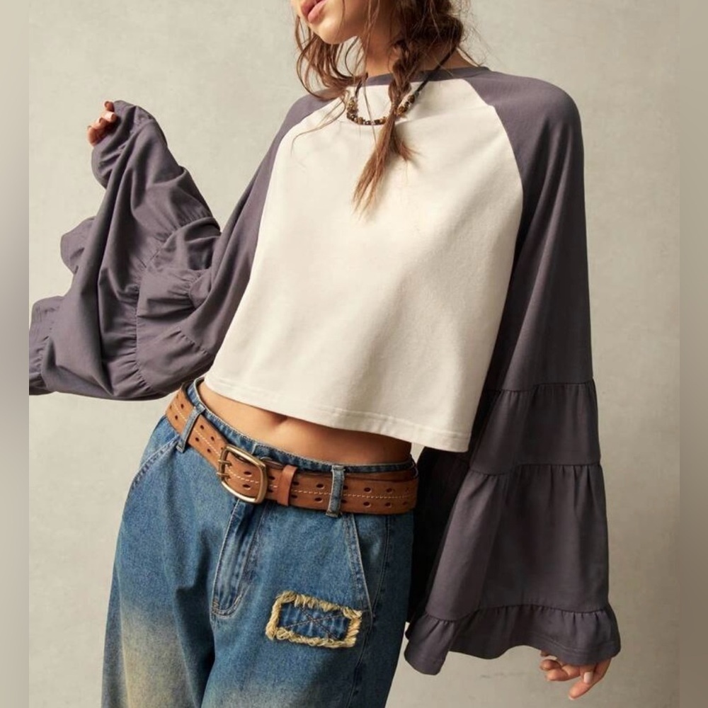 LAST ONEGray and White Women's Top - Picture 7 of 9